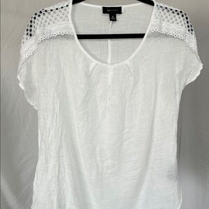 white gauze  lace sleeve pullover medium